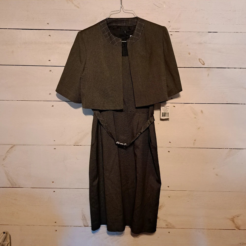 Jessica Howard petite two piece belted dress. Size 10. New with tags